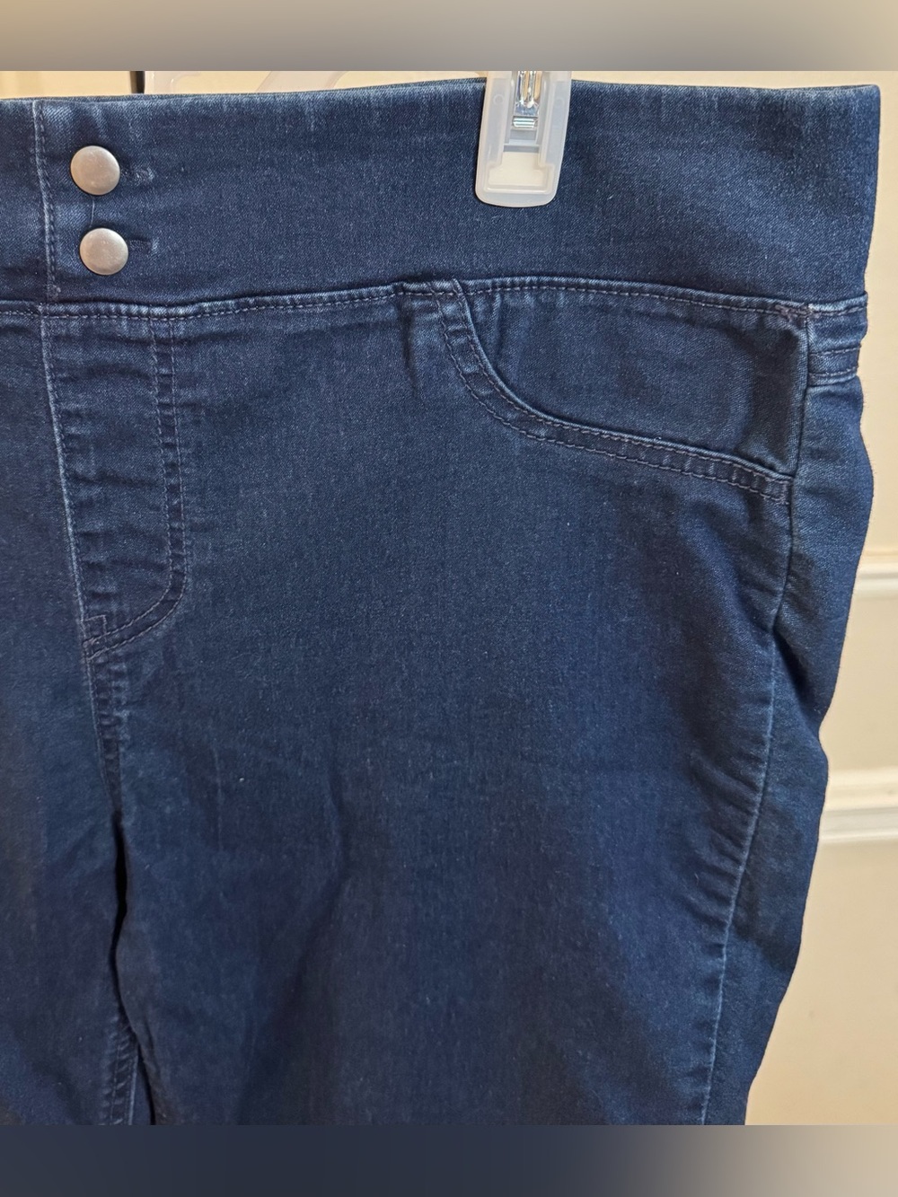 Terra & Sky Women's Plus Size Denim Wash Jeggings! Size 1X (16W-18W). - Picture 3 of 13